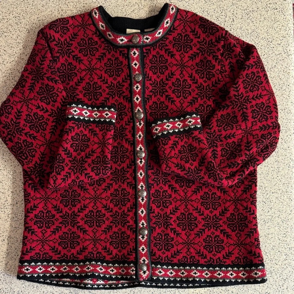 XL Vtg.L.L.Bean 100% Merino Lambswool red and black Nordic Fair Isle sweater.XL